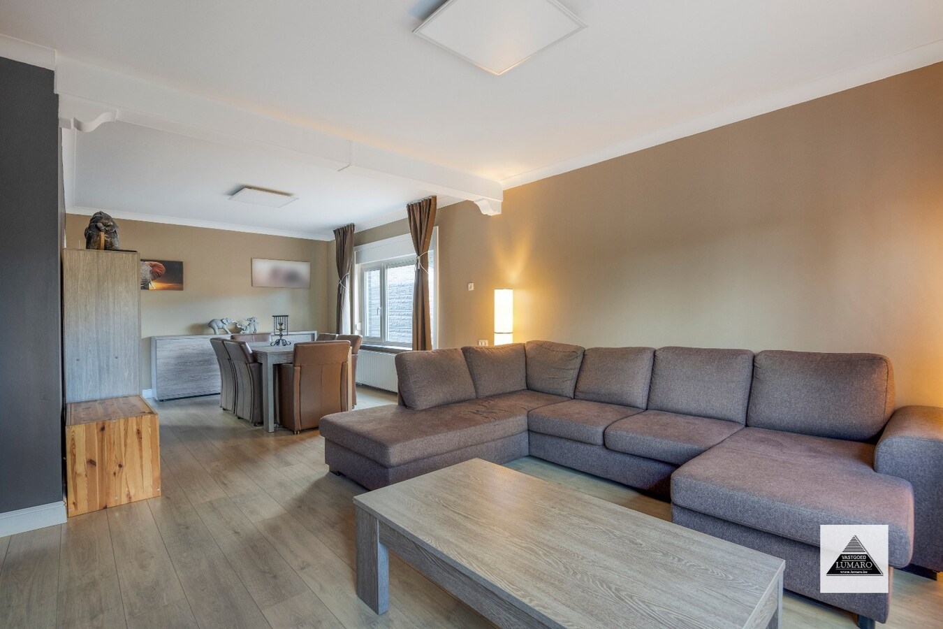 Gezinswoning met 5 slaapkamers, zonnepanelen 