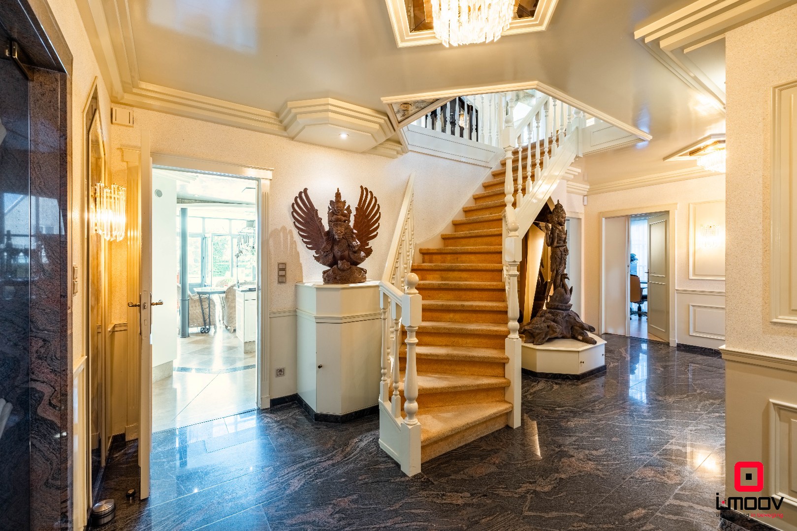 Exclusieve villa met infinity pool en resortgevoel op topligging in Mariakerke 