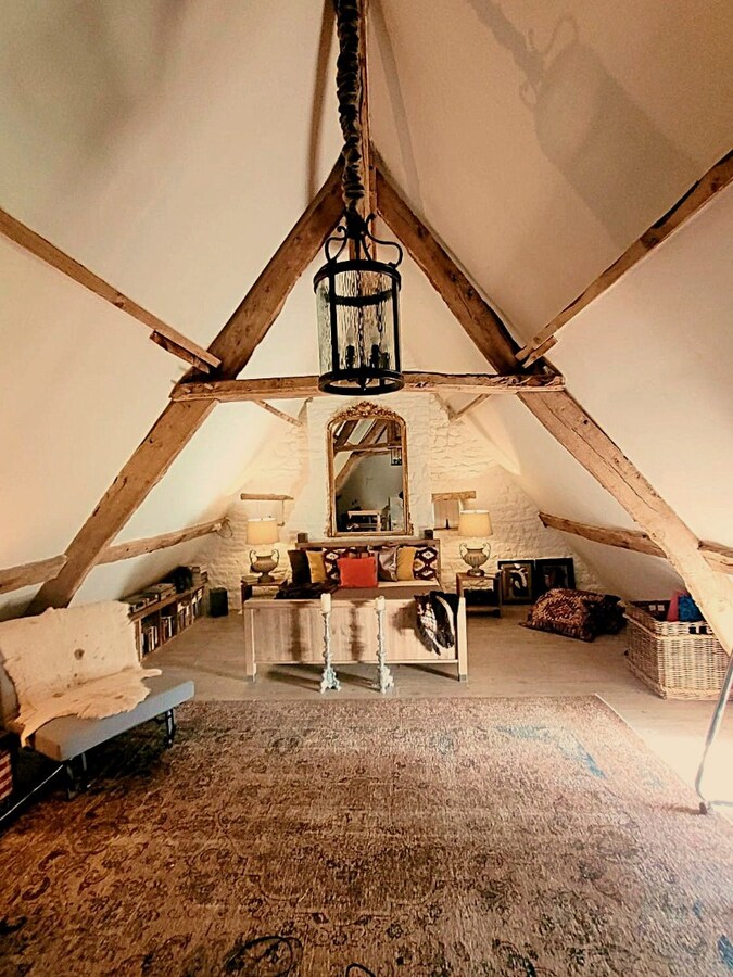 Prachtige, volledig gerenoveerde villa/paardenlandgoed op ca. 2,8 ha in Calvados, Normandië, Frankrijk 