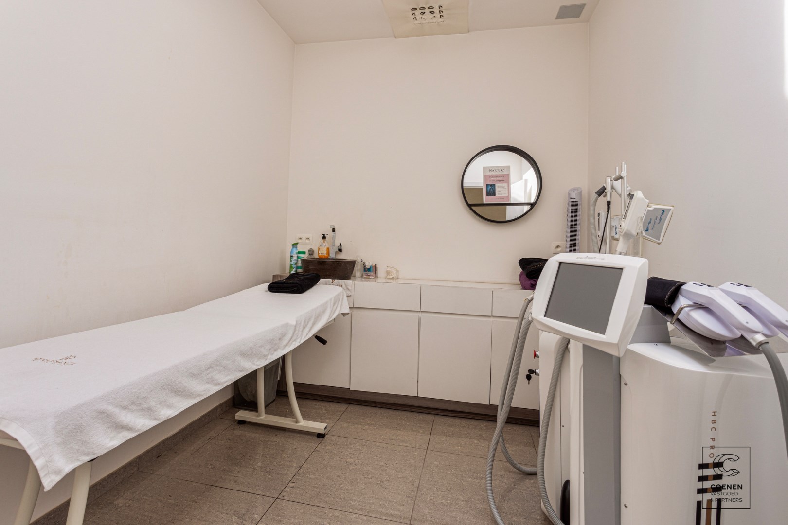 Prachtige handelsruimte met een bruikbare oppervlakte van 355 m² op een SCHITTERENDE locatie te Berchem 