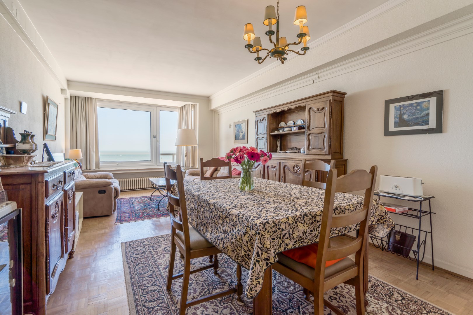 APPARTEMENT MET FRONTAAL ZEEZICHT IN CENTRUM OOSTENDE 