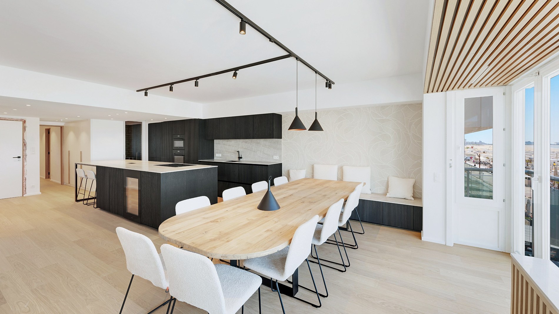 Exclusief ruim plateau-appartement met frontaal zeezicht aan het Rubensplein – met optie tot inpandige parking 