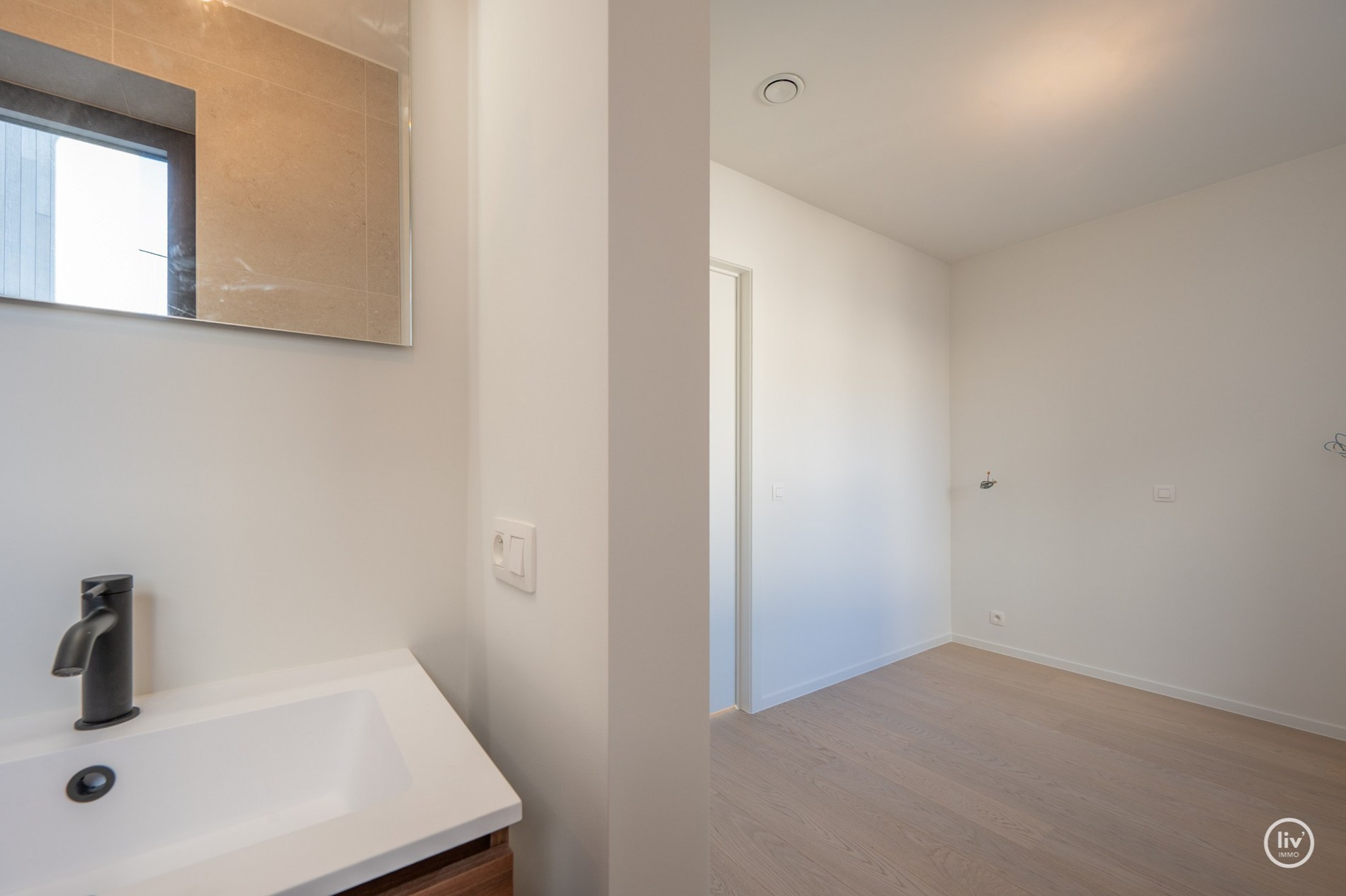 JOURNÉE PORTES OUVERTES Samedi 17/10 (10h-12h) à Knokkestraat 683 : Appartement neuf idéalement situé dans la résidence Maurice (avec possibilité d'achat d'un emplacement de parking intérieur). 