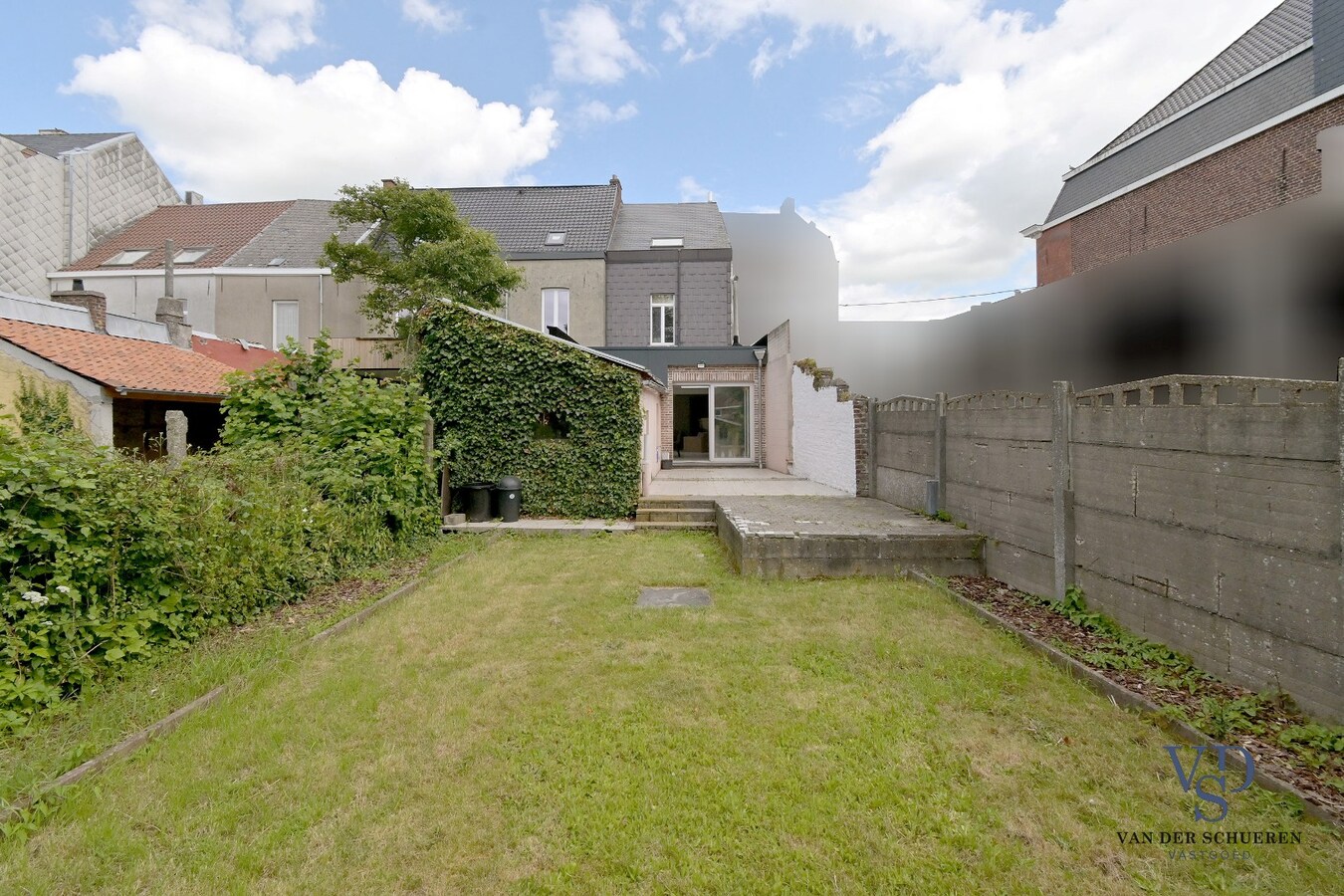 Ruime 3 slpk-woning met garage en tuin. 