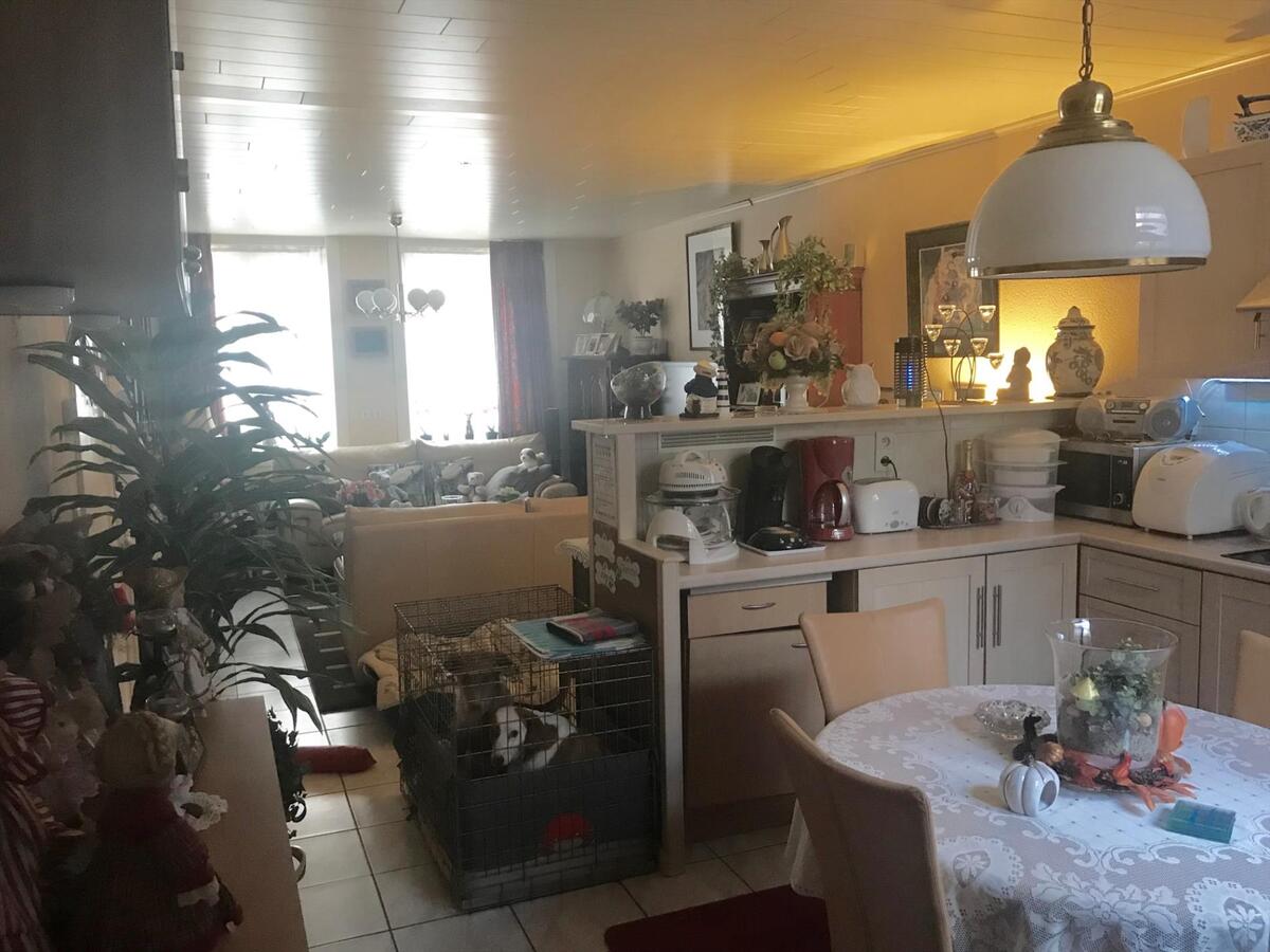 GEDEELTELIJK TE RENOVEREN WOONHUIS - MOGELIJK MEERGEZINSWONING 