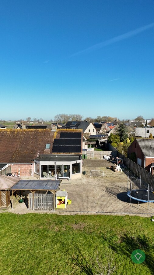 Statige gezinswoning met zonnige tuin, drie slaapkamers en topligging in Leke 