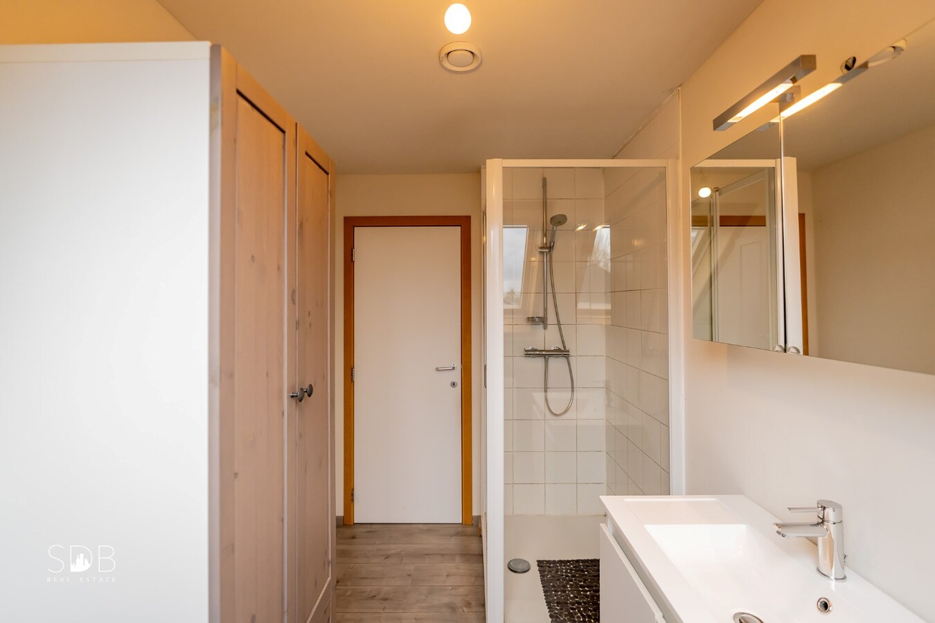 Landelijke woning met paardenaccommodatie en graslanden op 3ha 71a 90ca 