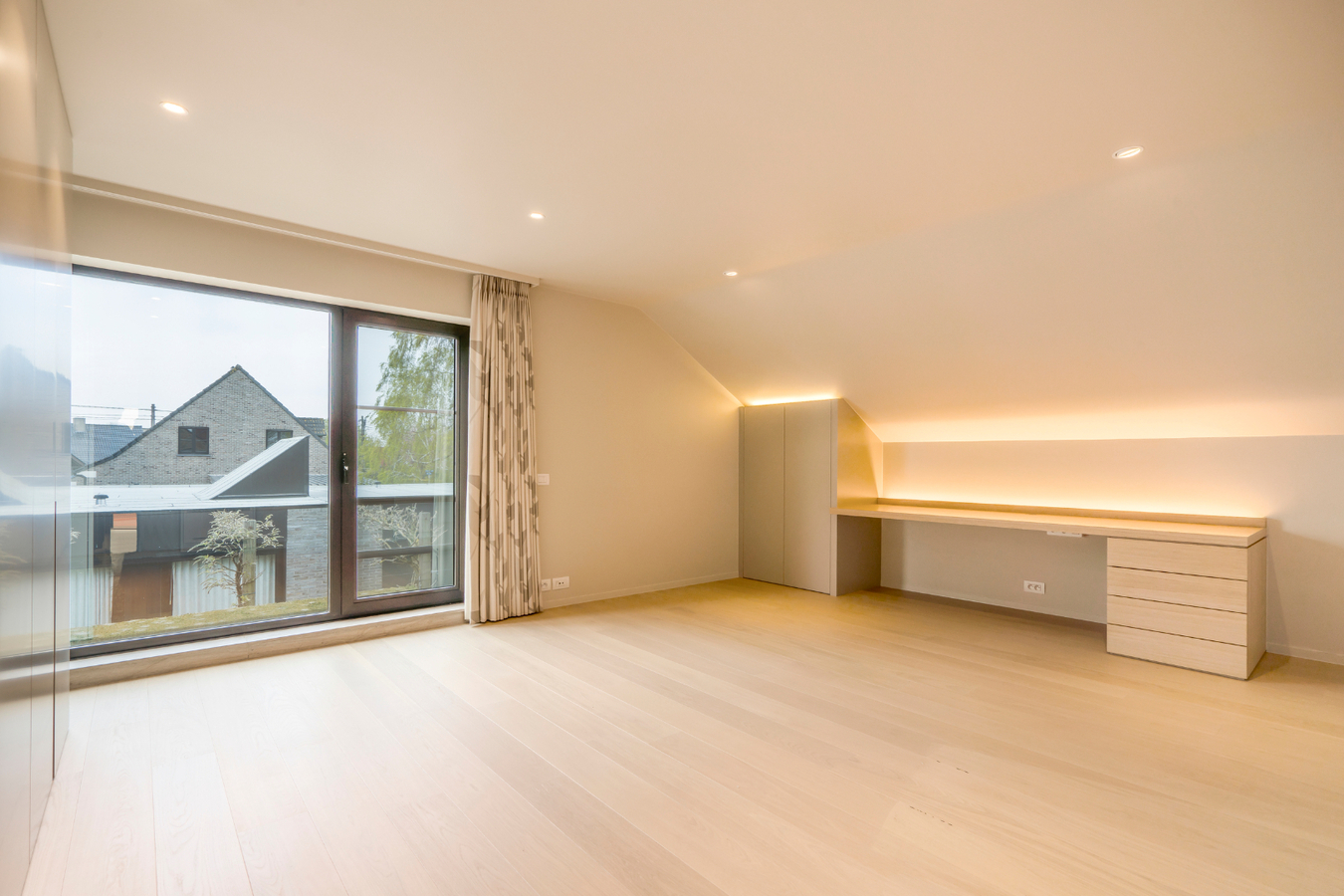 Luxueus afgewerkte villa met 3 slaapkamers én garage te Gits 