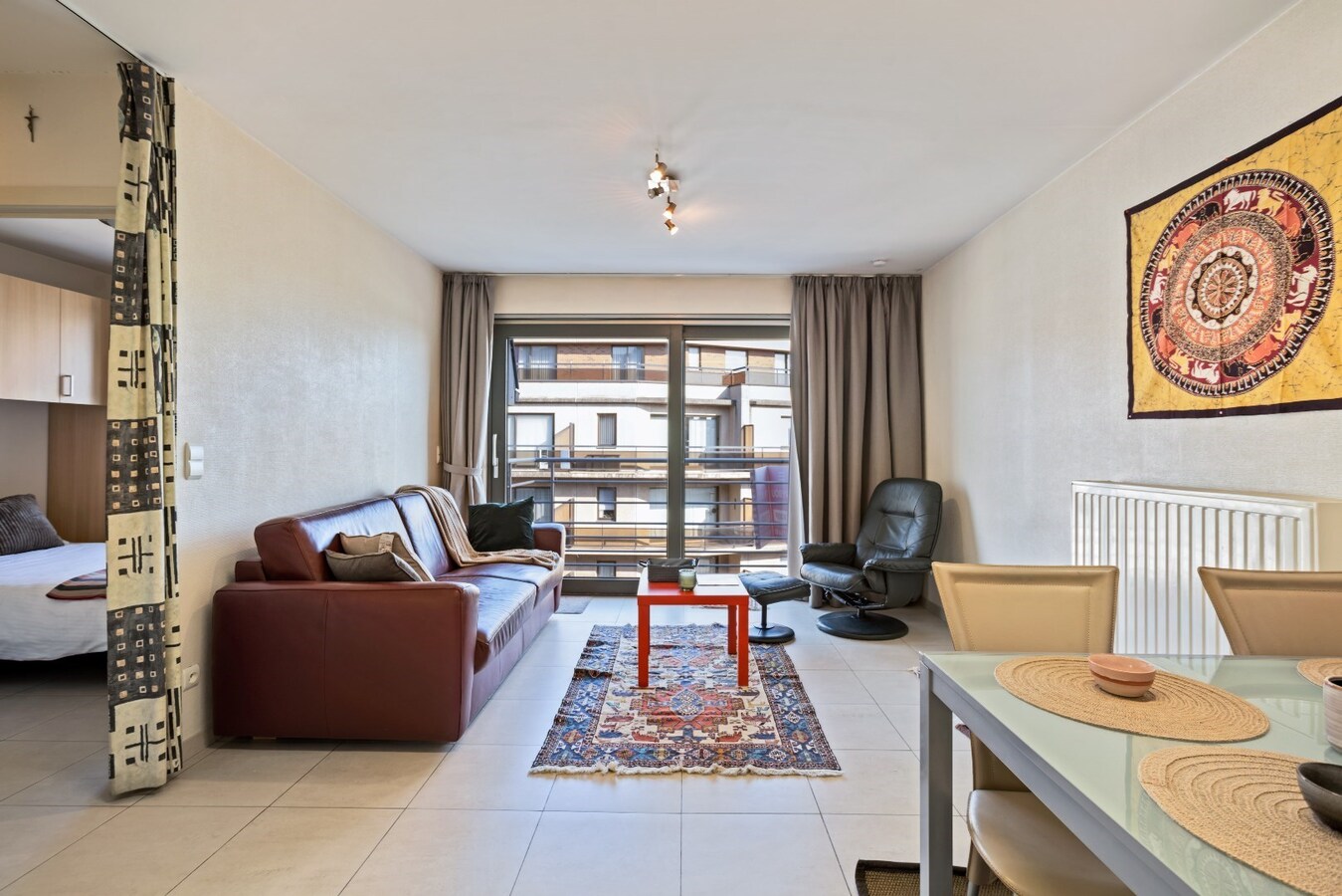 Modern 1 slaapkamerappartement op een boogscheut van het strand 