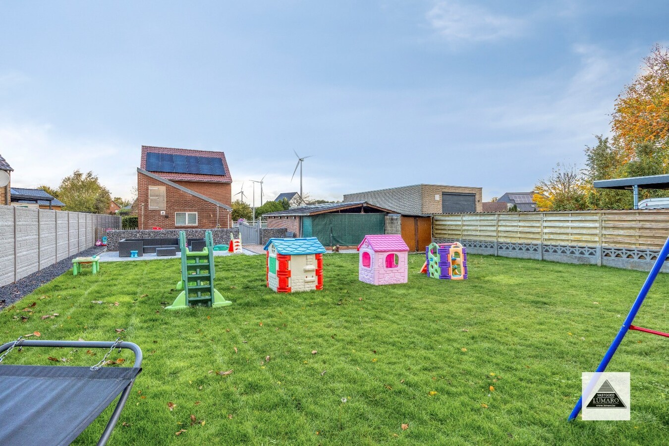 Gezinswoning met 5 slaapkamers, zonnepanelen 