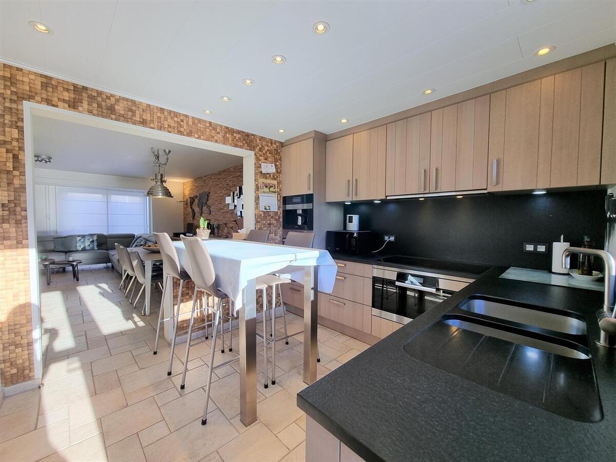 Goed gelegen, knappe bel-étagewoning met zongerichte tuin - Heist 