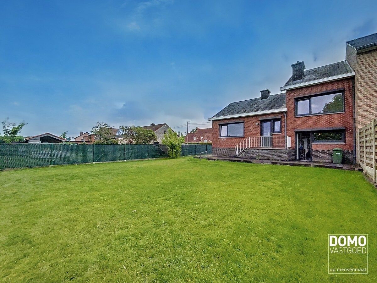 Gerenoveerde woning met tuin en inpandige garage gelegen te Spalbeek, 2 slaapkamers, 140m² bewoonbare oppervlakte, Energielabel C 