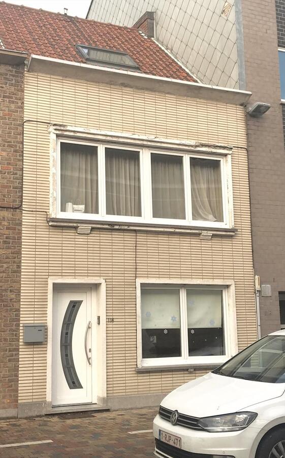 MOOI GERENOVEERDE WONING MET TUIN  AAN STADSRAND 