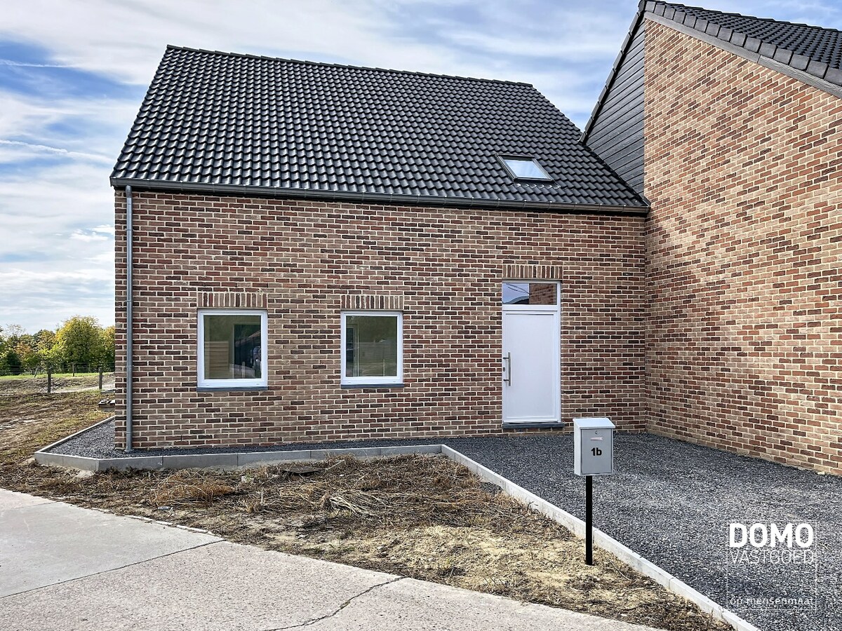 MODERNE NIEUWBOUWWONING MET 3 SLAAPKAMERS TE KORTENAKEN 