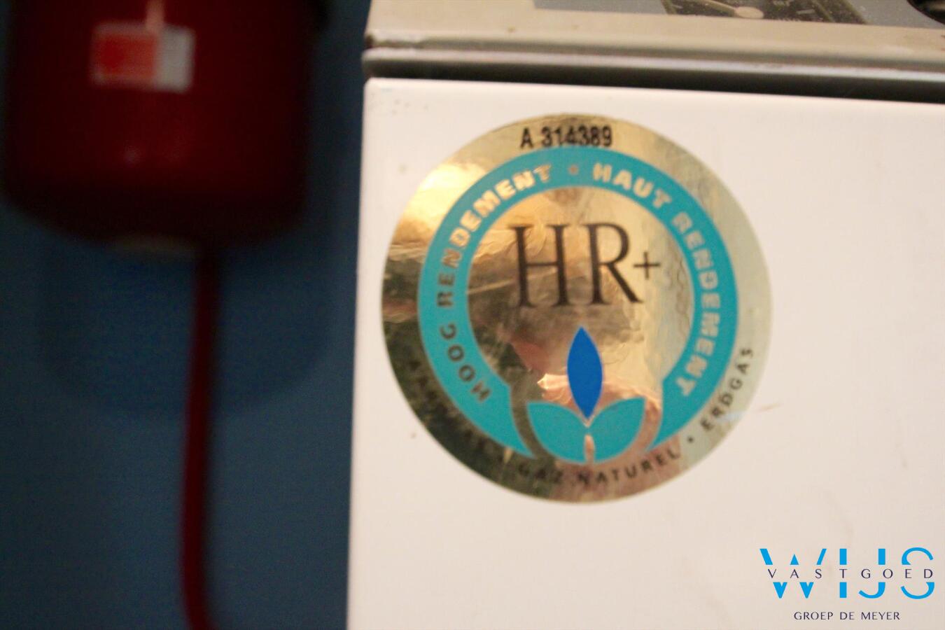 Instapklare gezellige woning met mooie tuin ! 