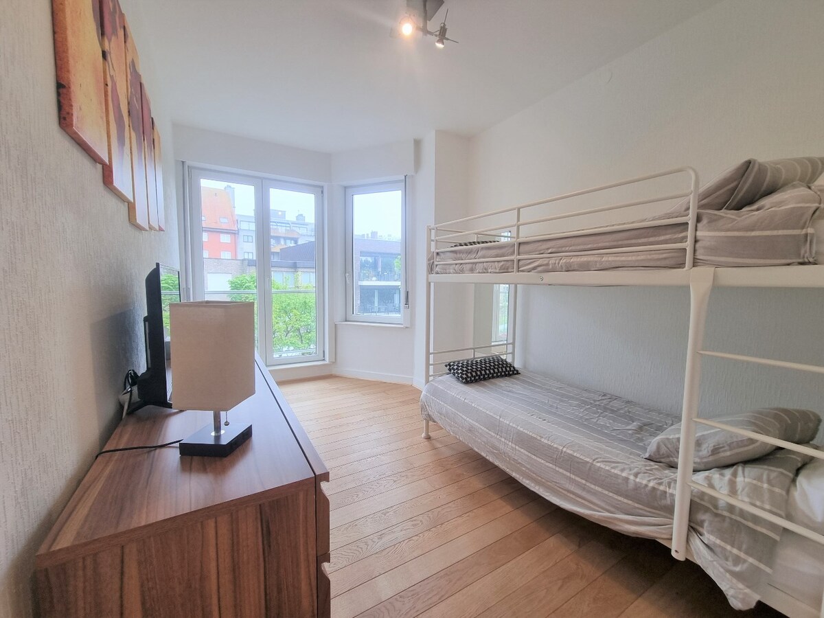 Zeer aangenaam, lichtrijk &amp; gezellig appartement te Blankenberge 