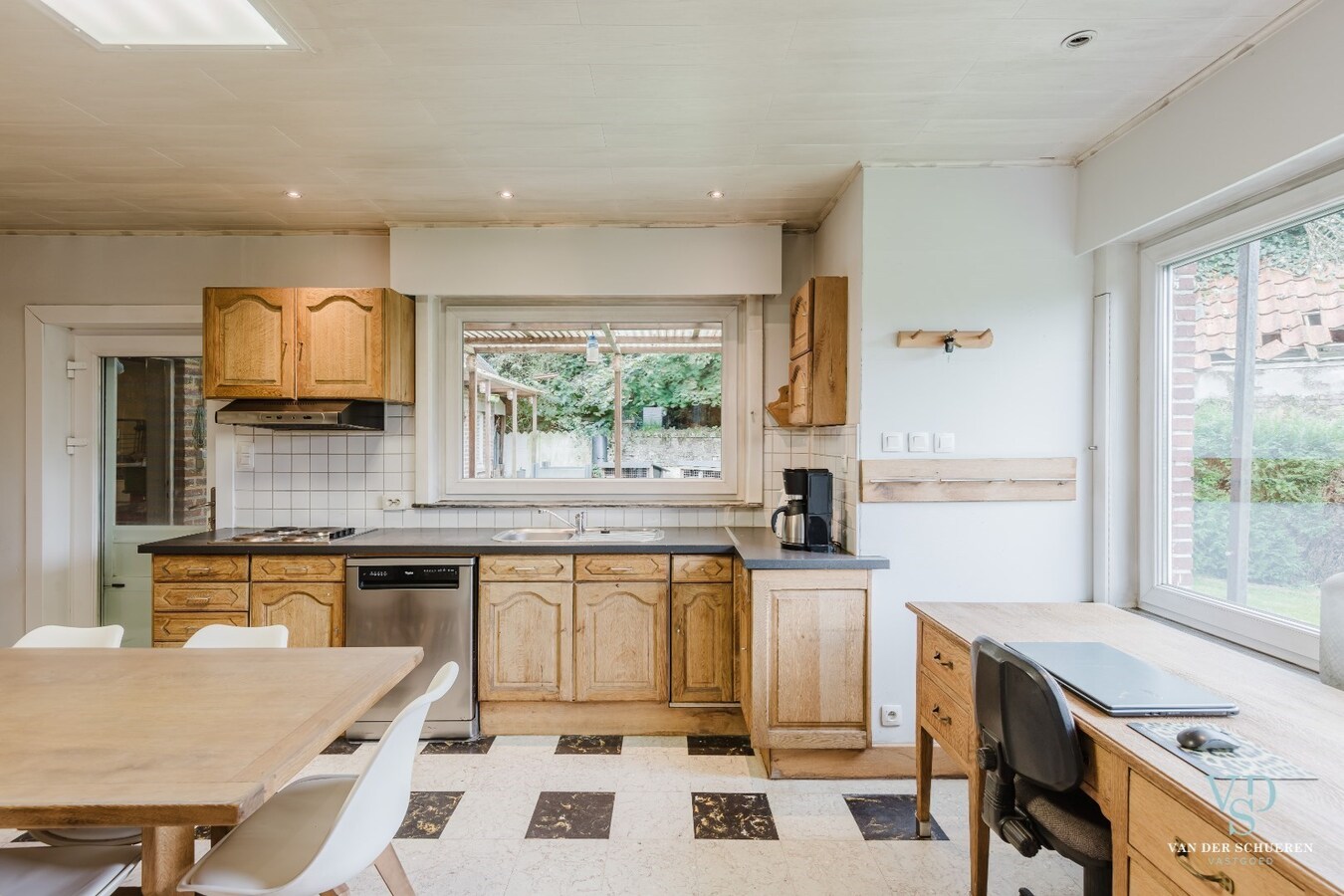 Degelijke, goed gelegen gezinswoning. 