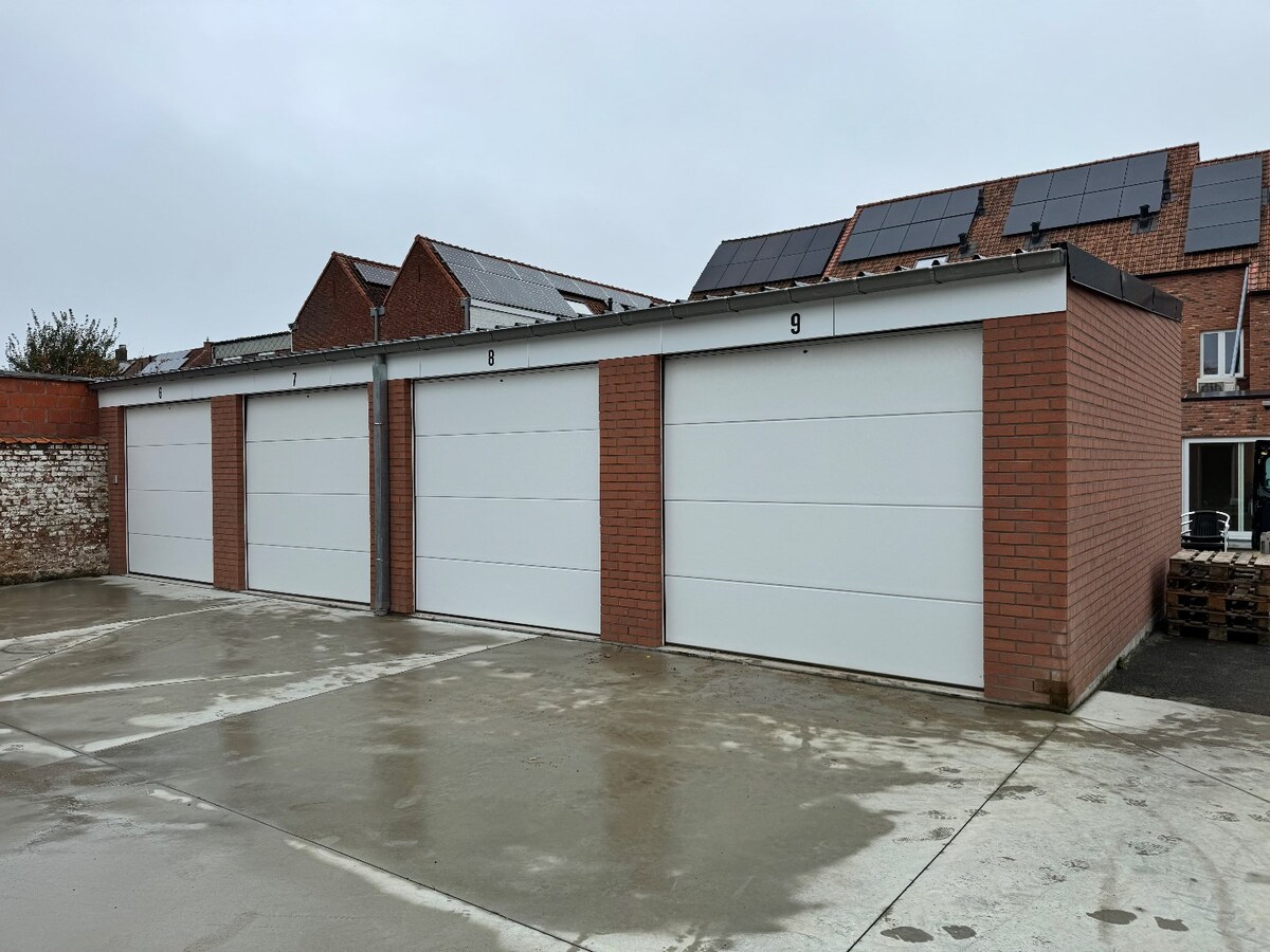 Instapklare woning met 3 slaapkamers en garage te Bissegem 