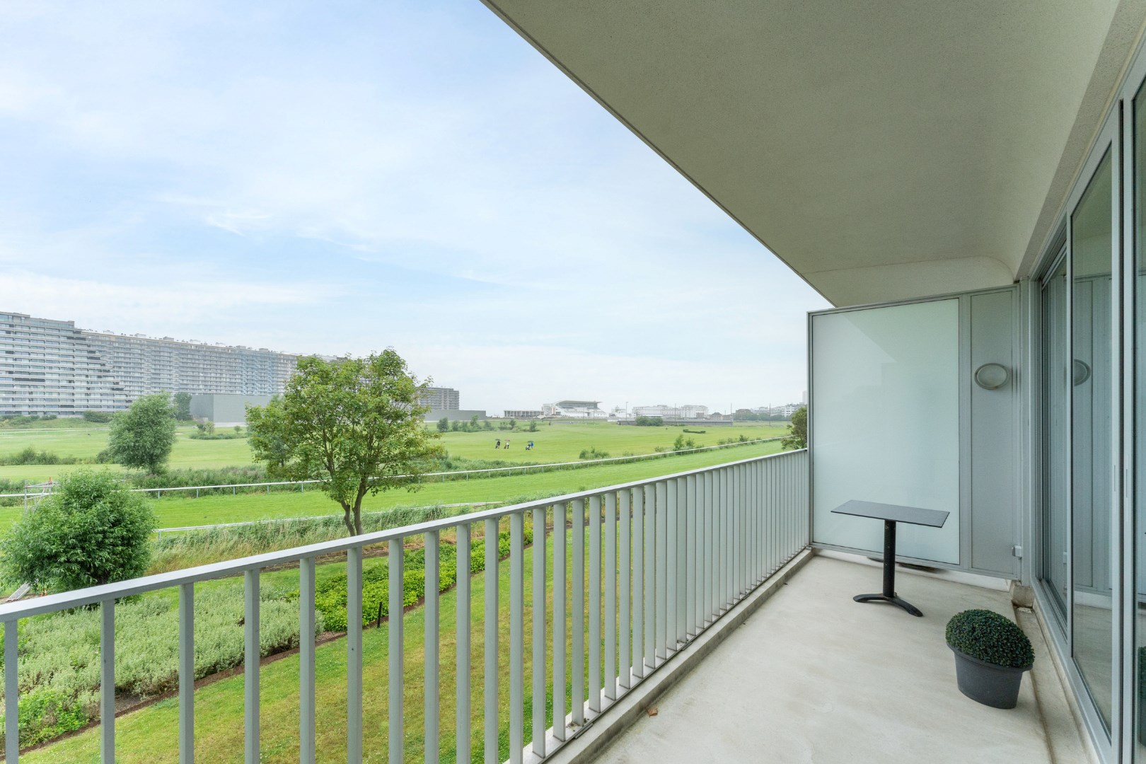 LUXUEUS APPARTEMENT MET PRACHTIG GROENZICHT 