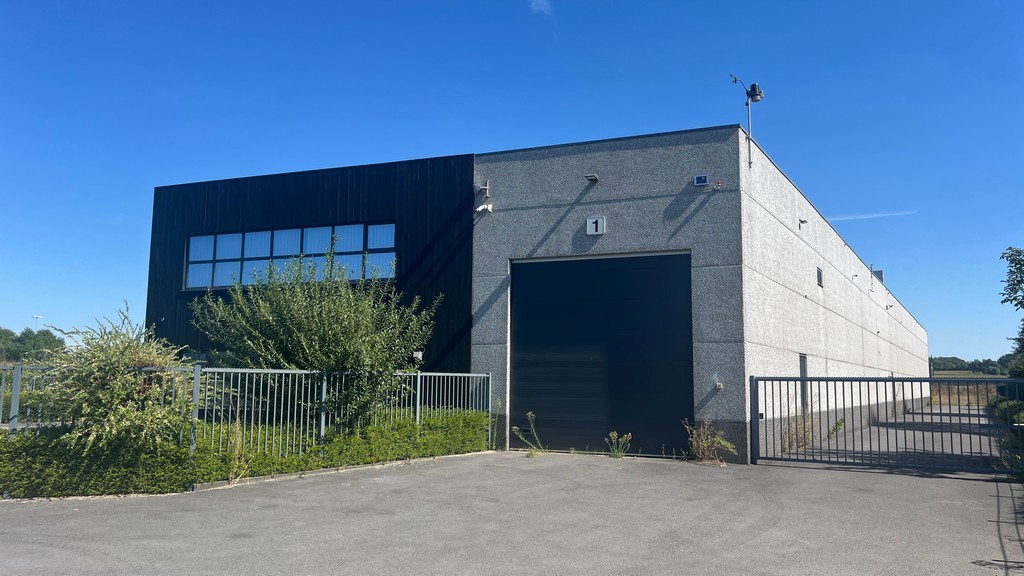 Bedrijfsgebouw met villa te huur langs E17 in Kruisem
