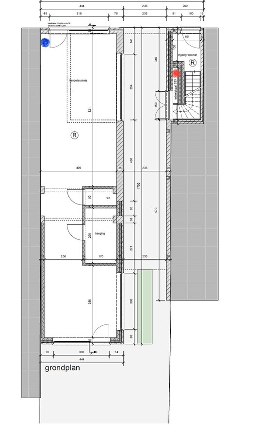 Instapklaar handelsgelijksvloers 90 m² met ruim terras  in het centrum Sint-Antonius naast Bpost. 