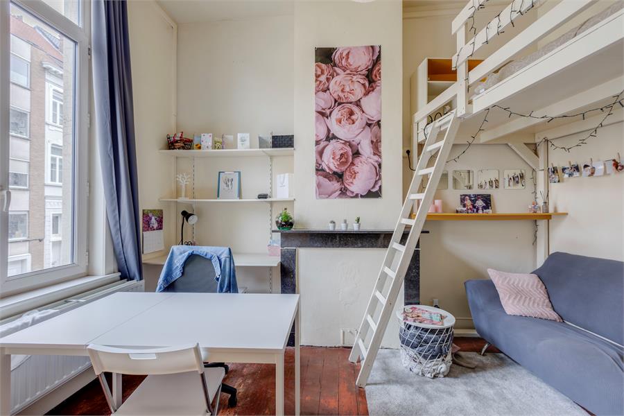 Opbrengsteigendom met 5 studentenkamers 