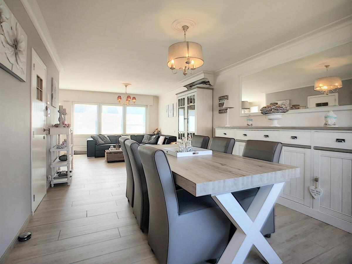 Volumineuze, gerenoveerde gezinswoning met tuin en garage - Zeebrugge 