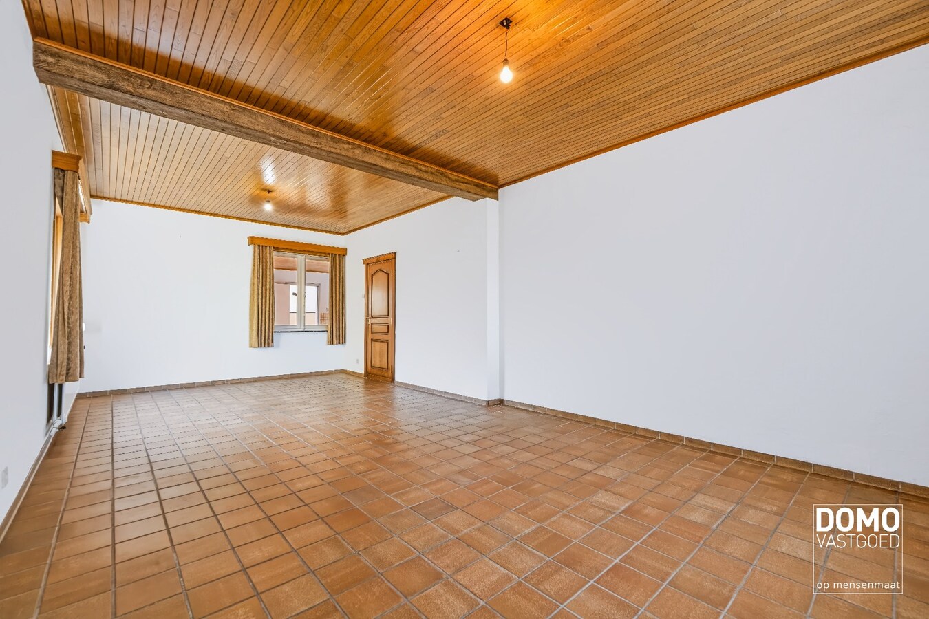 Zeer goed onderhouden woning op 9 are met potentieel 