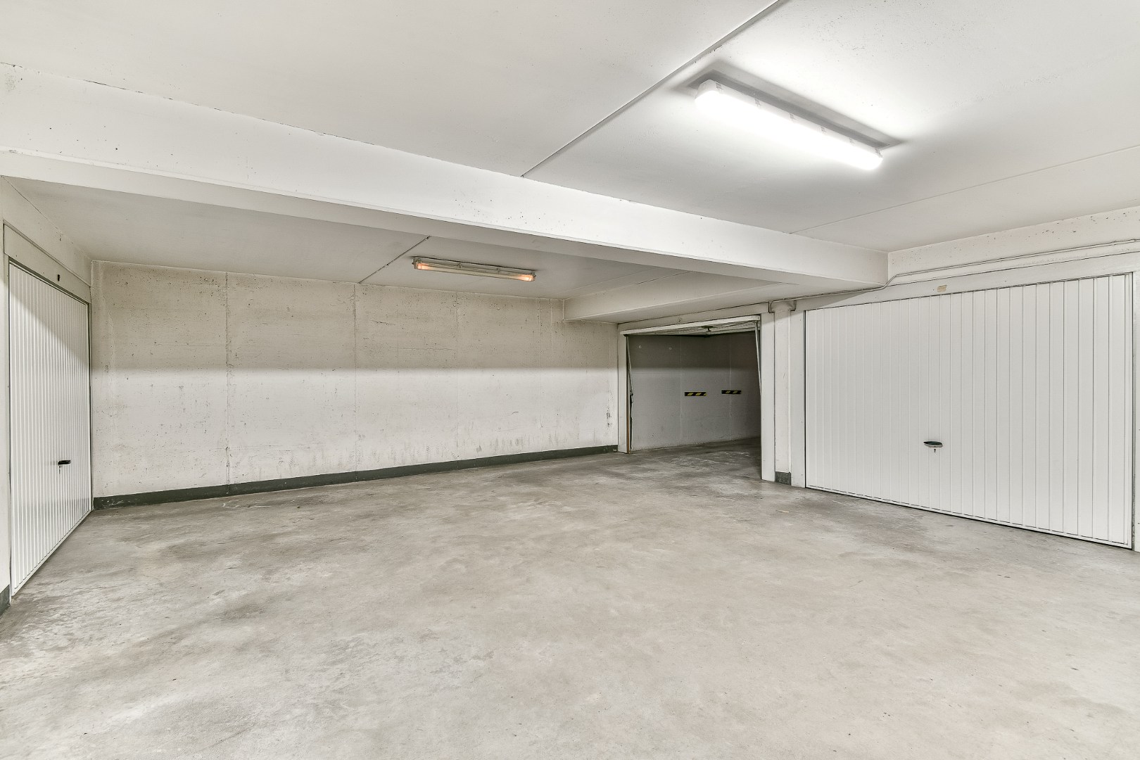 Afgesloten garagebox 