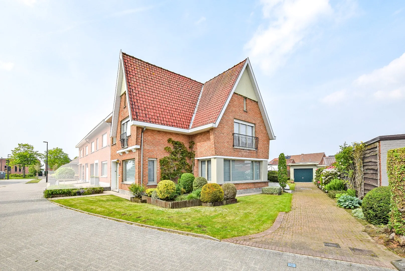 Ruime gezellige woning met 3 slaapkamers te centrum Langemark.