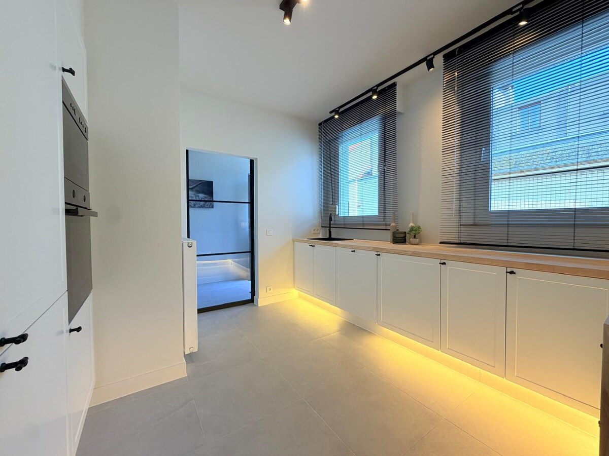 Prachtige ruime woning met 4 slaapkamers en 2 badkamers ! *** NONO INSPIRED *** 