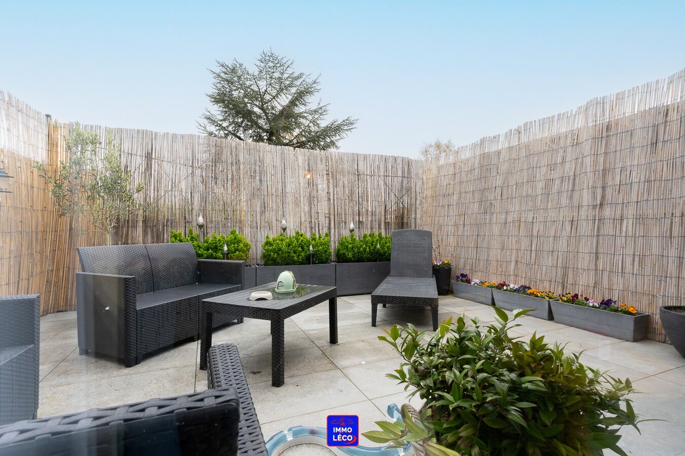 Immeuble de rapport : 3 logements et grand garage, idéal investisseurs ! 