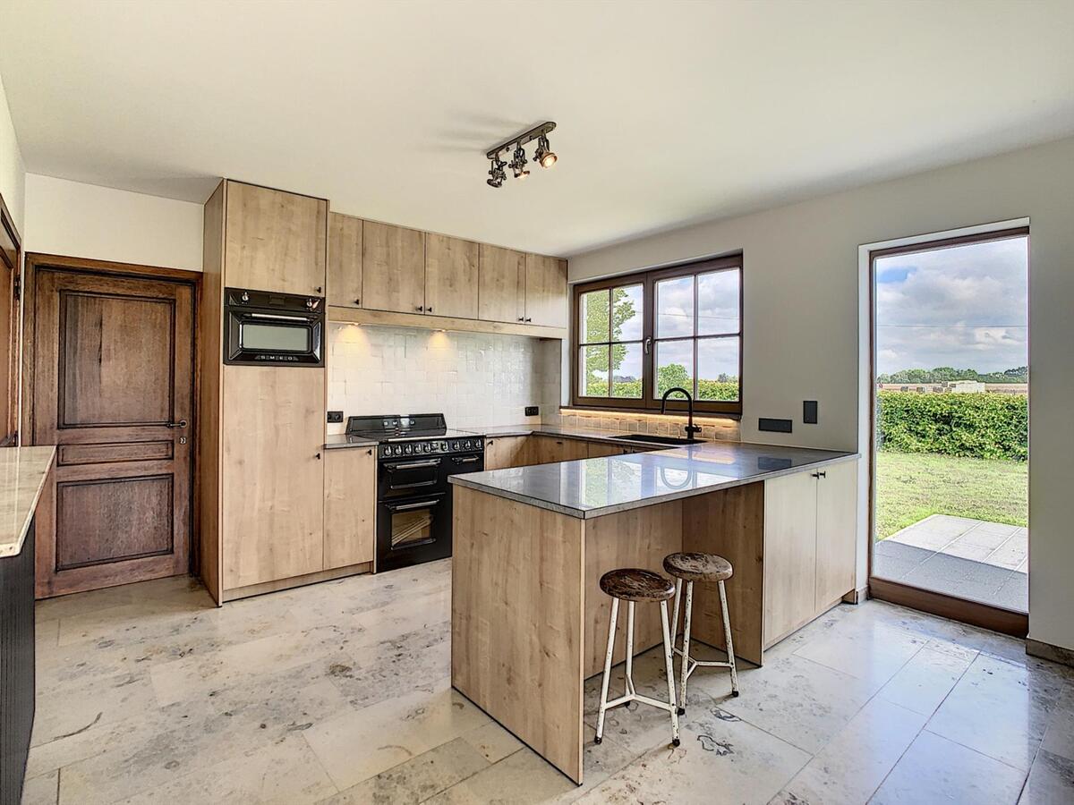 Exclusieve villa te huur in Kruishoutem 