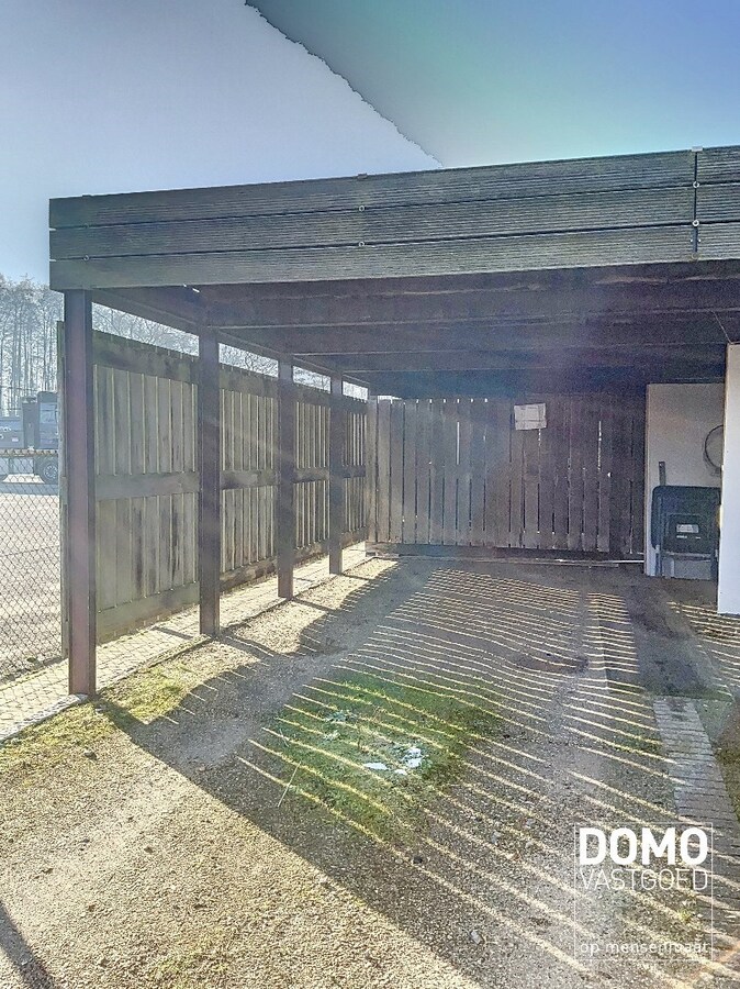 Gezellige en gerenoveerde woning te Stokrooie, gelegen aan het Albertkanaal. 