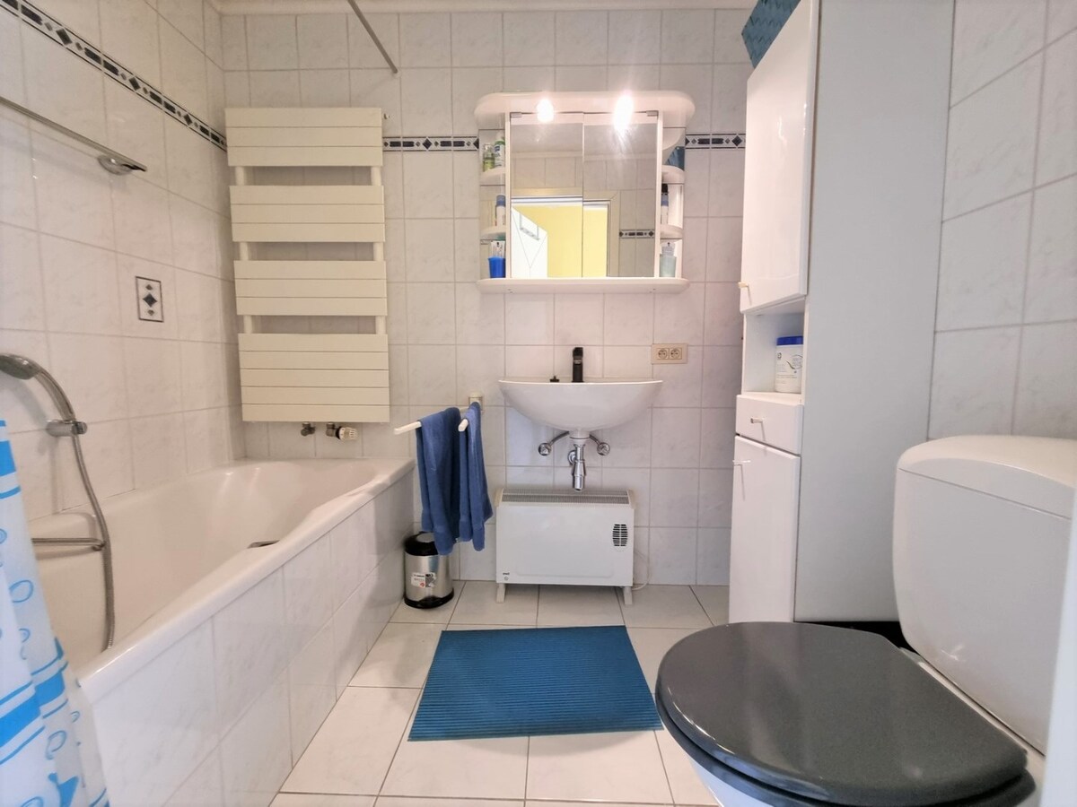 Goed gelegen, instapklare halfopen gezinswoning met tuin en garage - Zeebrugge 