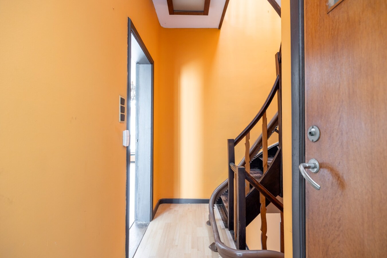 Te renoveren bel-étage met tuin in de Tentoonstellingswijk! 