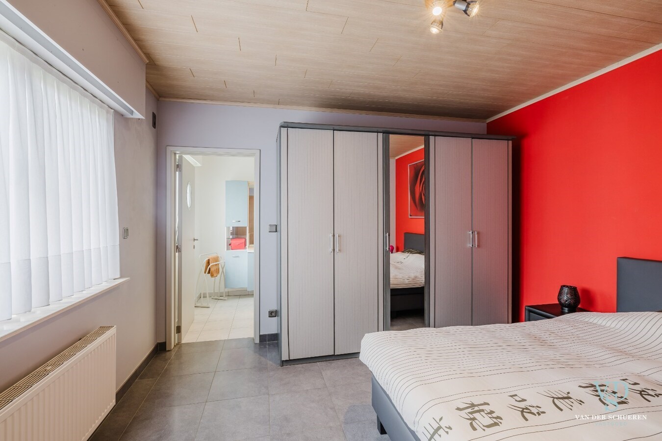 Tijdloze vrijstaande villa op ruim perceel 