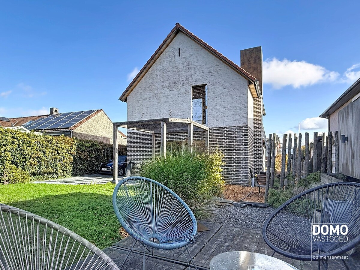 Ruime charmante woning met 3 slaapkamers - 244m² - EPC: B 