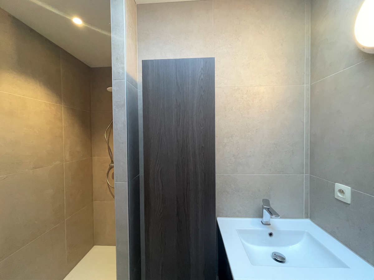 Gerenoveerde rijwoning met 2 slaapkamers te Roeselare 