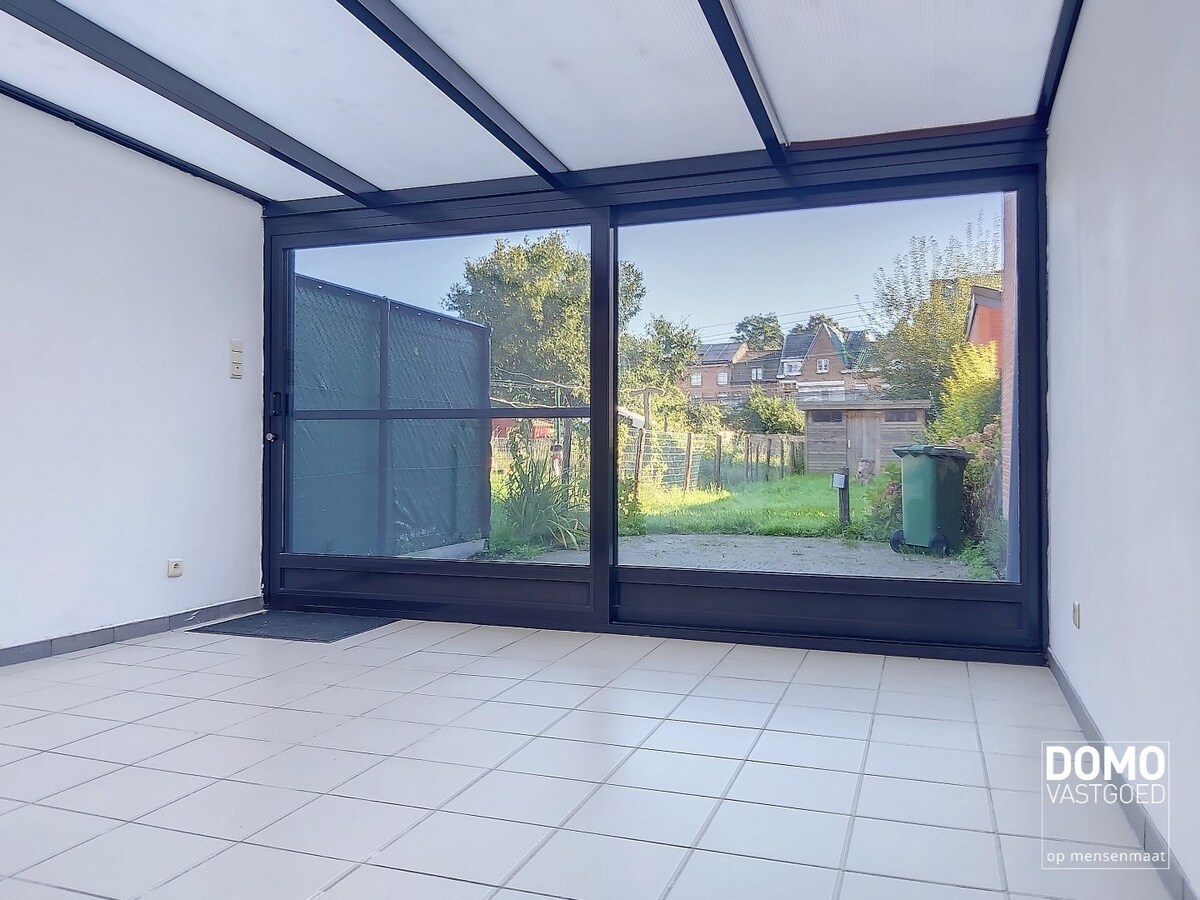 Woning met tuin, garage en 2 slaapkamers op wandelafstand van het centrum van Hasselt 