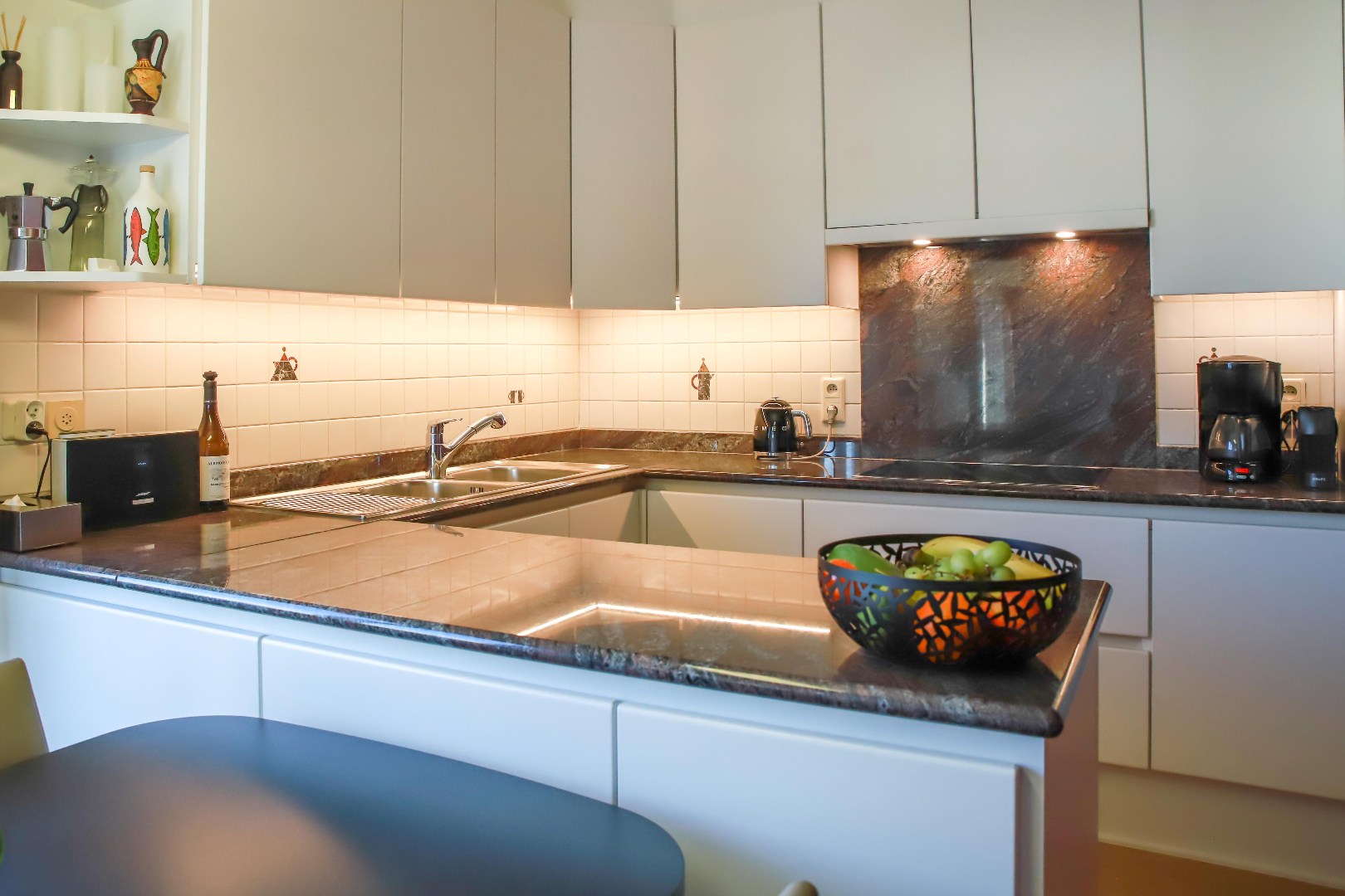 Prachtige alleenstaande woning met garage, carport en tuin op 648m² 