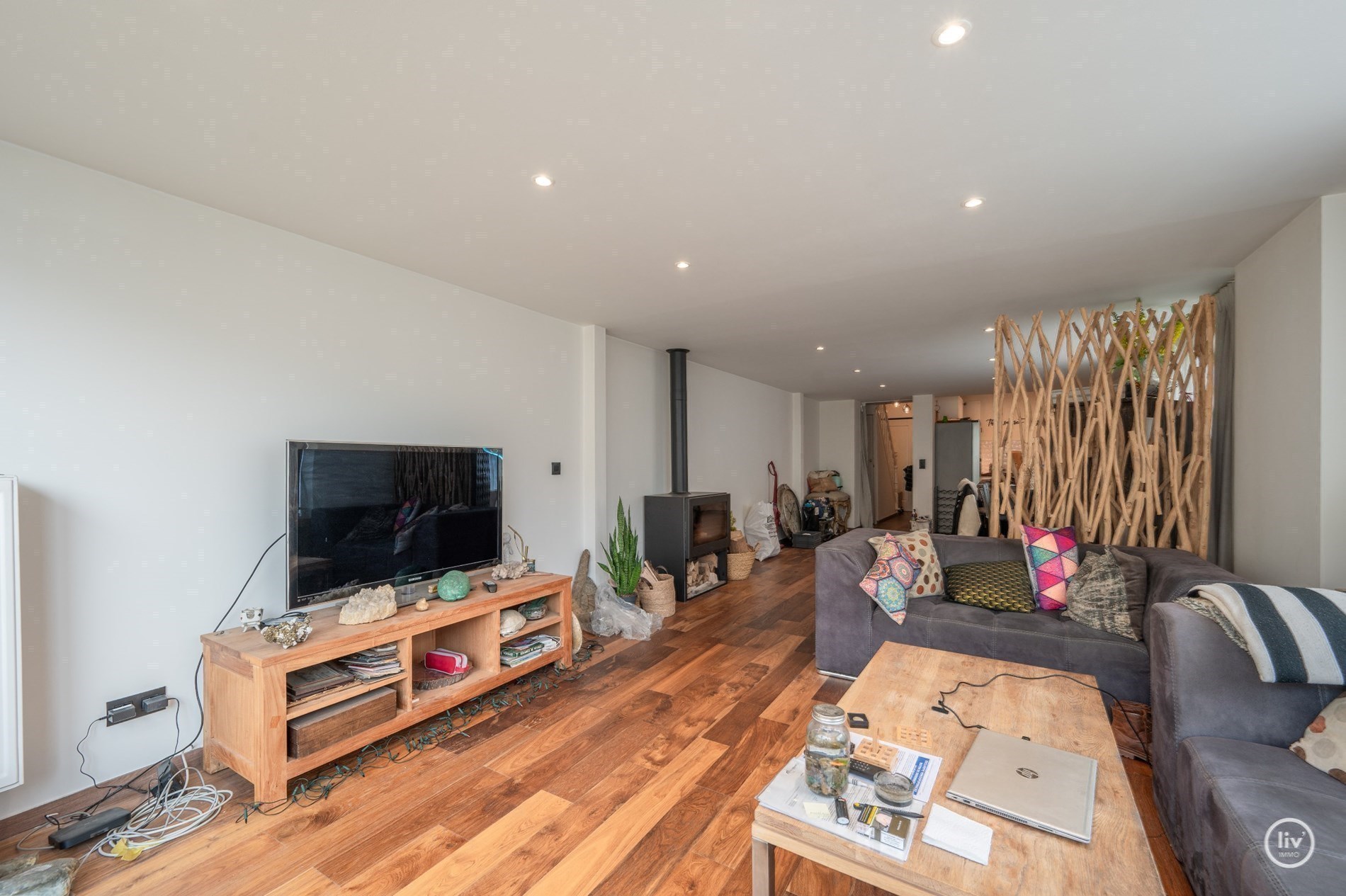 Maison authentiquement rénovée avec jardin orienté sud-ouest. 