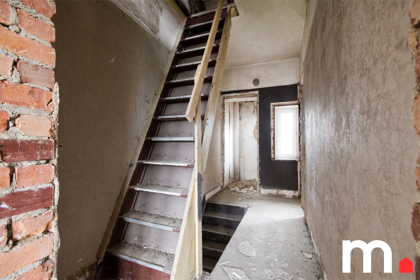 Woning te Kuurne met 173m² bewoonbare oppervlakte op Toplocatie met eventueel mogelijkheid tot handelspand! 