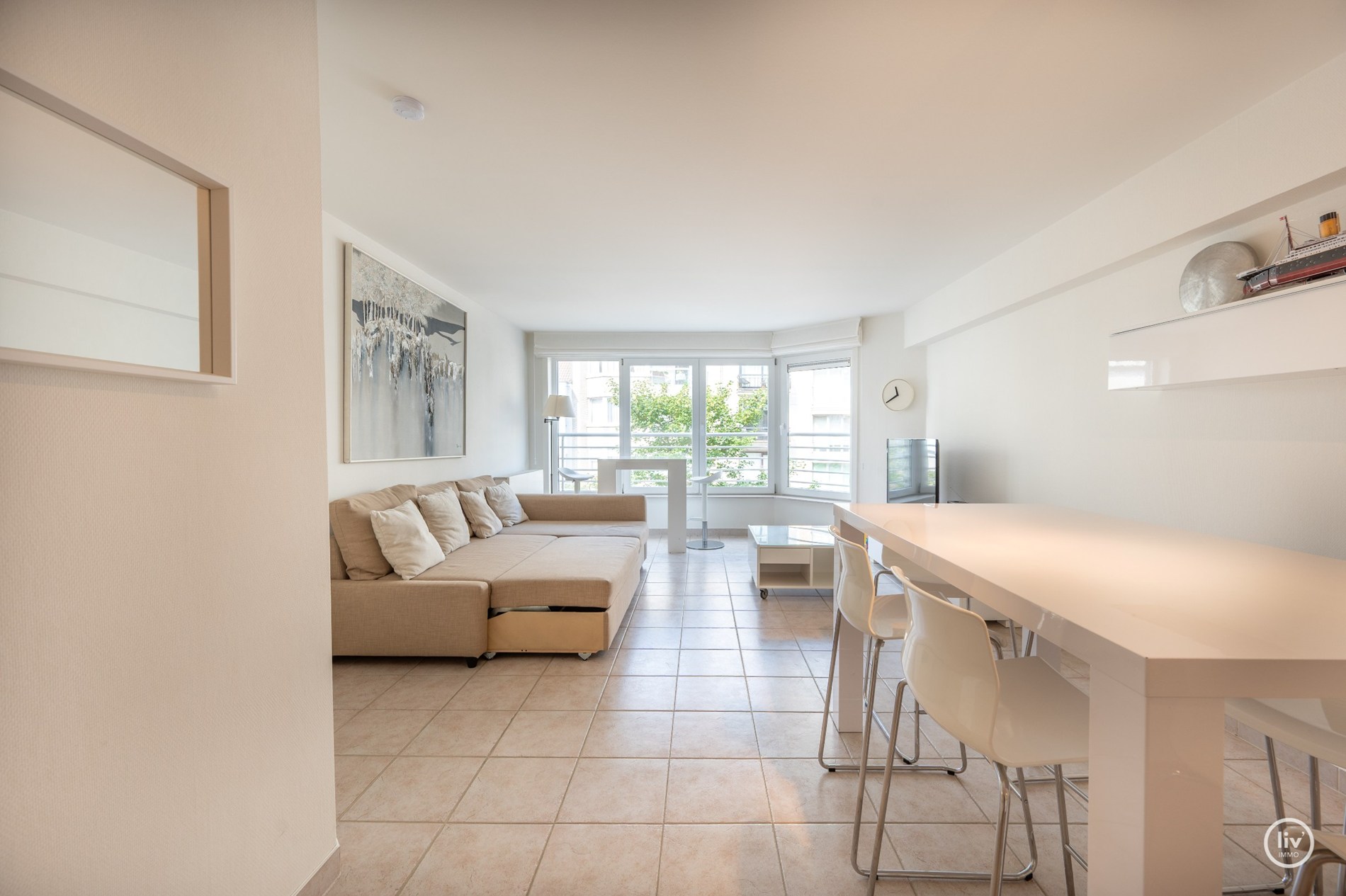 Agréable appartement de 2 chambres situé dans un emplacement de premier choix sur la Lippenslaan à Knokke. 