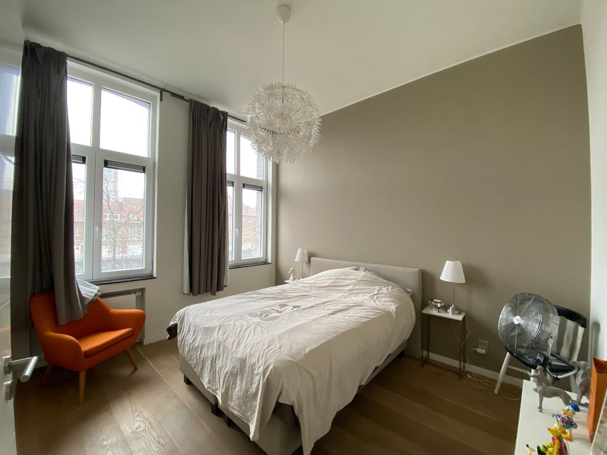 Magnifique appartement avec grande terrasse en bord de Quai ! 