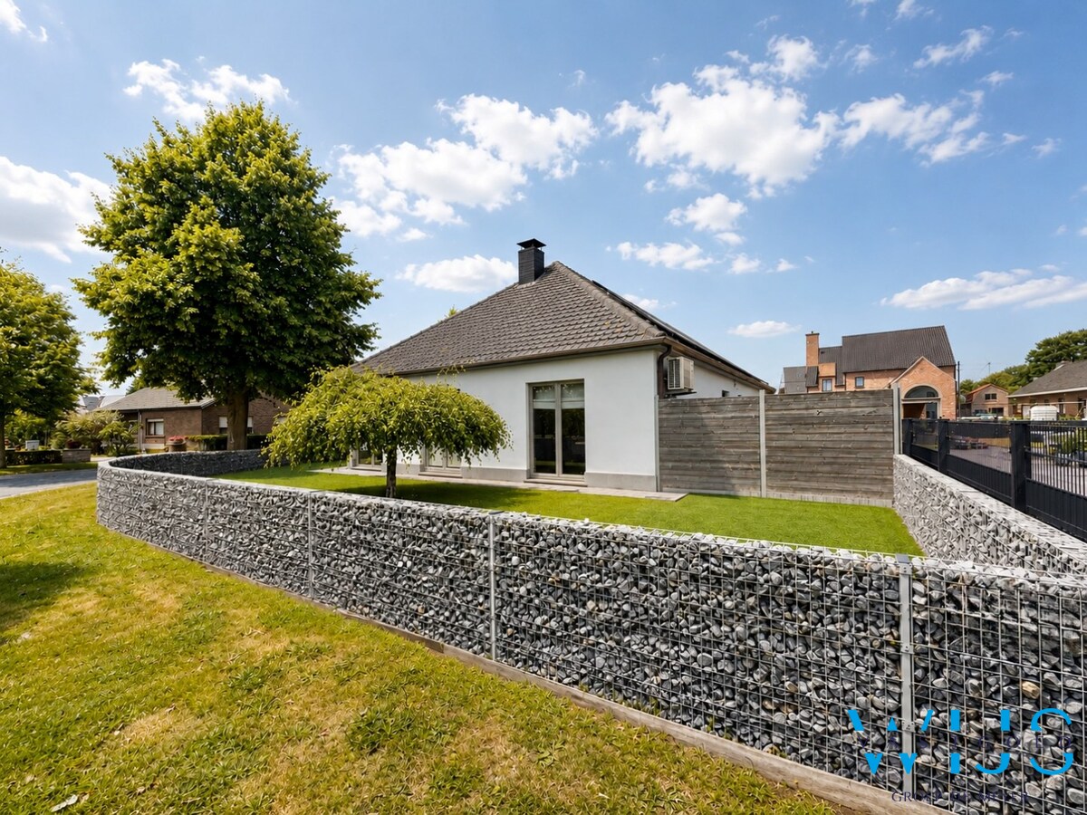 Instapklare bungalow met 5 slaapkamers, zonnepanelen en EPC label  A ! 