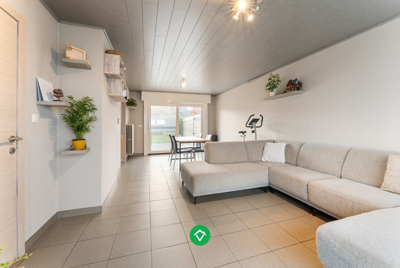 Woning met 5 slaapkamers en tuin in rustige wijk te Koekelare 