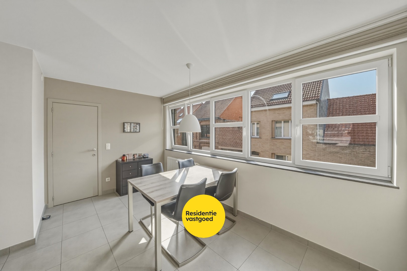 Instapklare recente woning met zeer ruime garage en tuin in Oudenburg 
