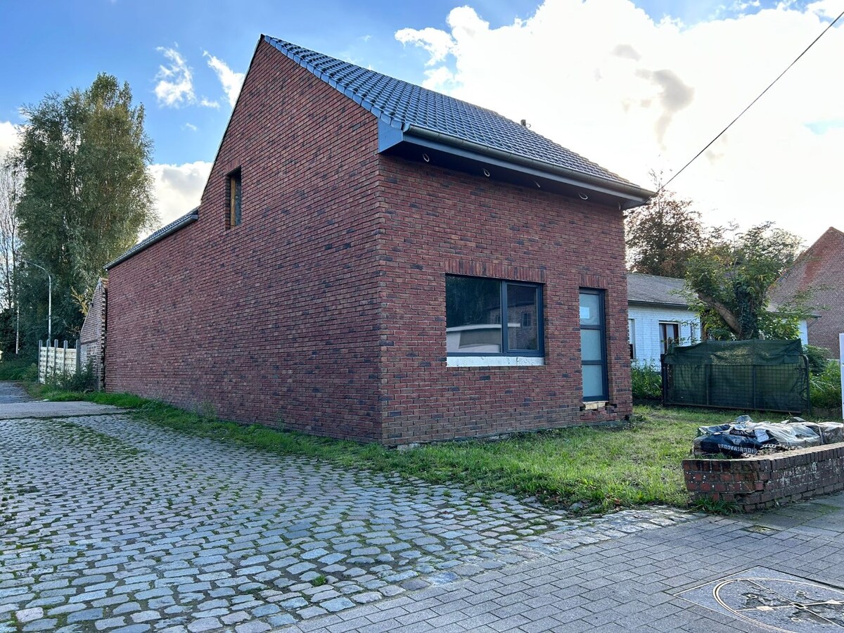 Woning met 4 slaapkamers te Eernegem 