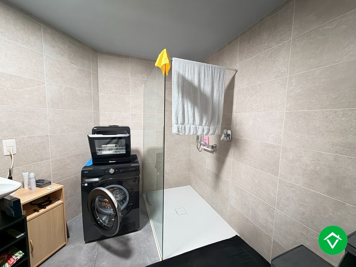 Gelijkvloers appartement met 1 slaapkamer en autostandplaats te Gistel 